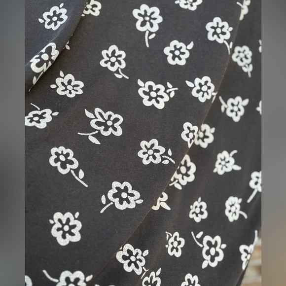 Vintage 90s Flower Print T-Shirt – Made in USA – One Size - Picture 6 of 10